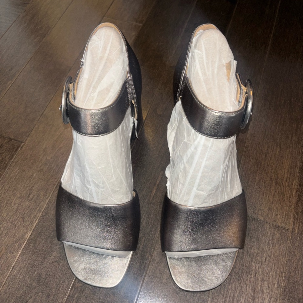 Vionic Black Leather Ankle Strap Heels